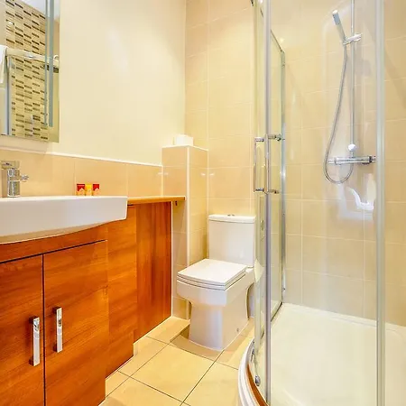 Holgate Premier 3 Bedroom Apartment Apartment