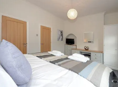 Holgate Premier 3 Bedroom Apartment *